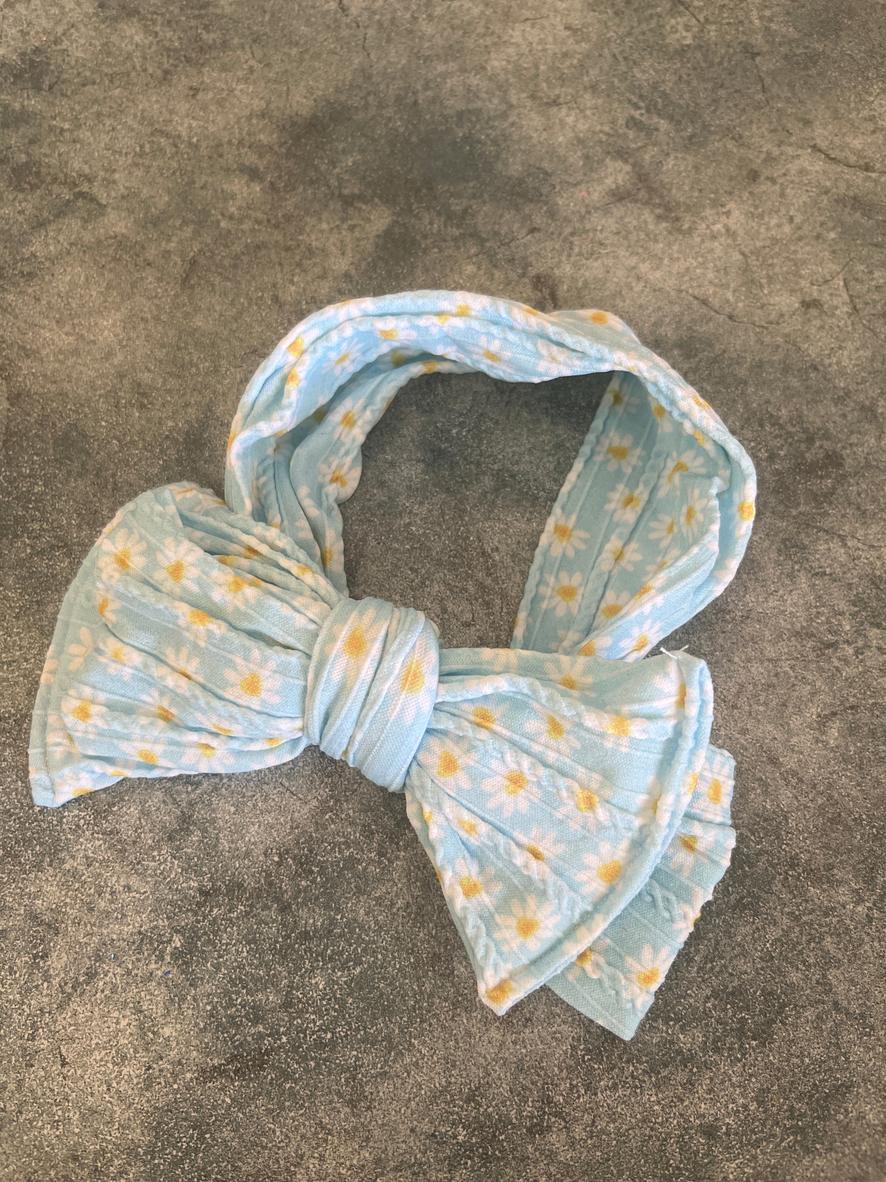 Daisy Chain - Cable Knit Bow Headband